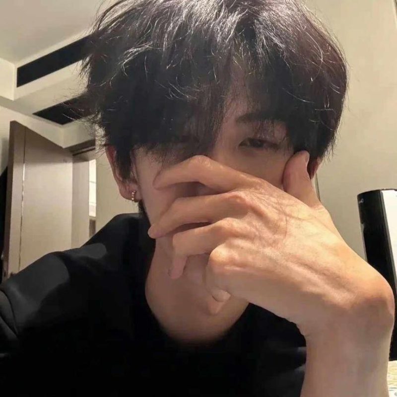 ảnh trai trung che mặt 2