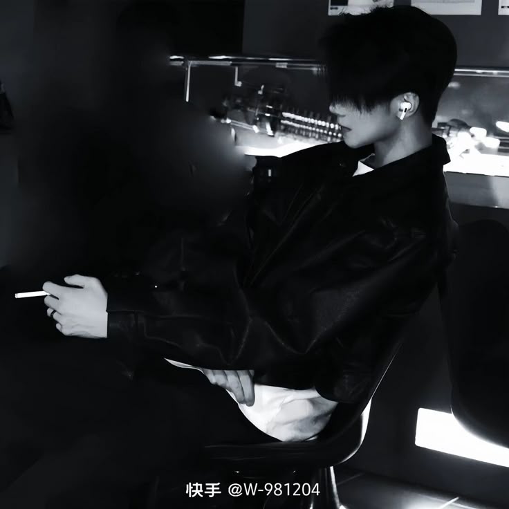 Avatar Trắng Đen 11