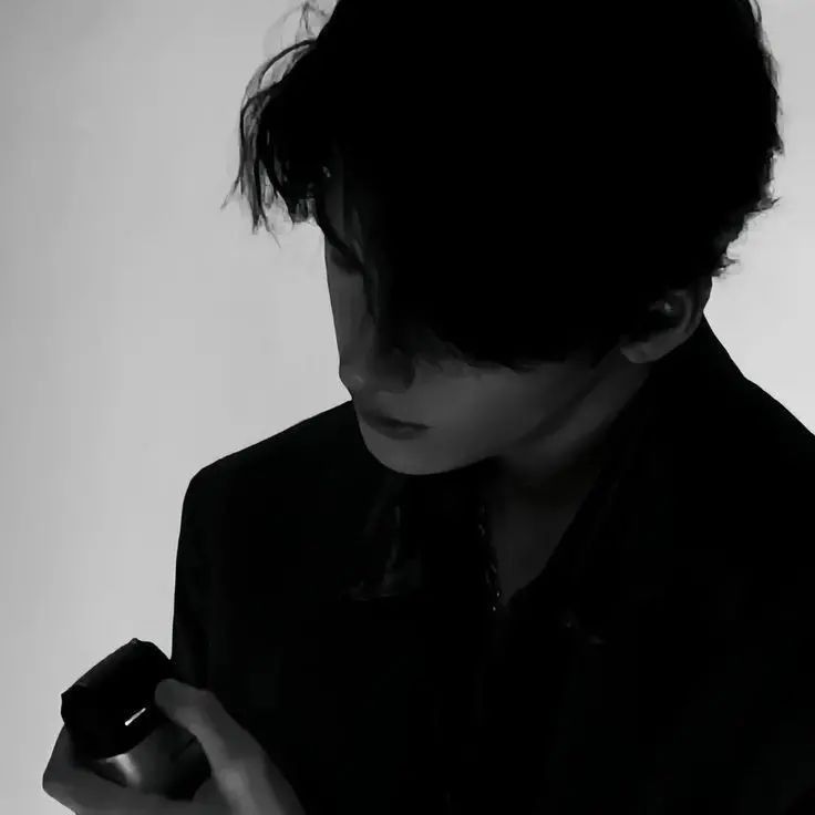 Avatar Trắng Đen 8