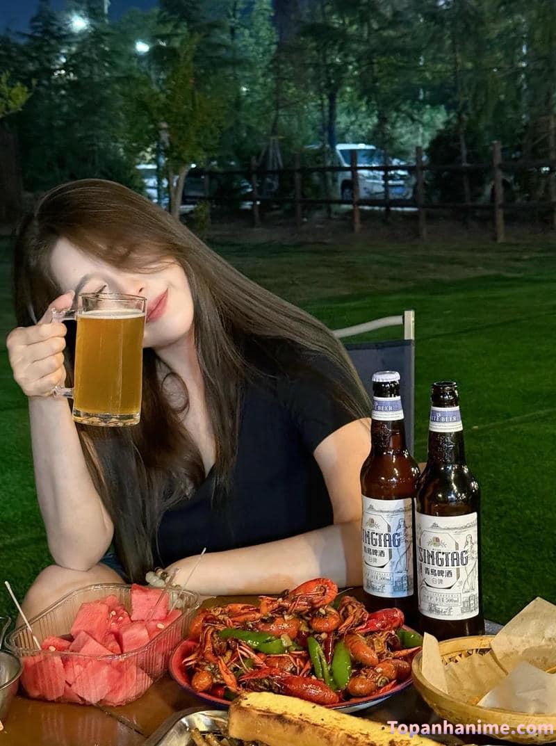 ảnh con gái uống bia 56