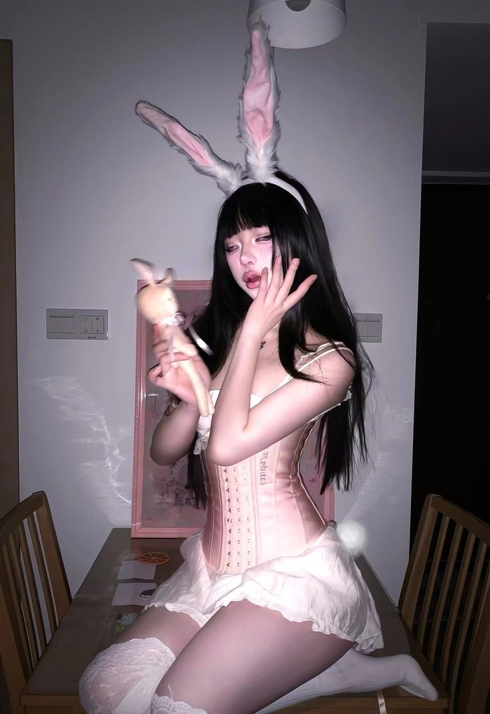 ảnh cosplay thỏ 7