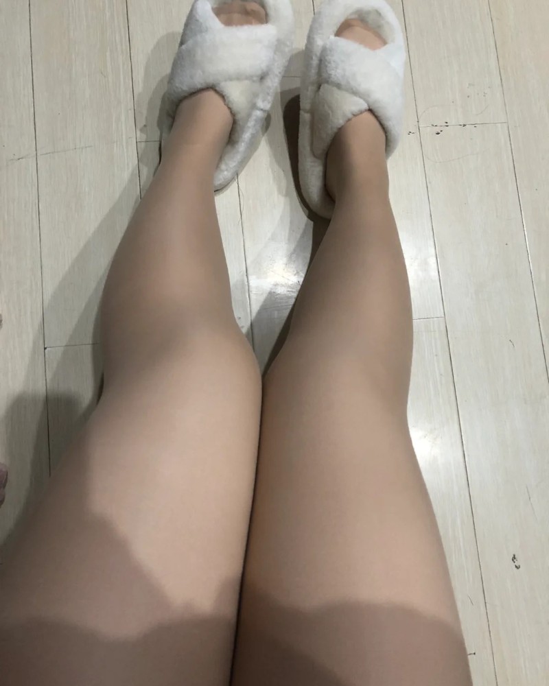 ảnh gái đùi to 4