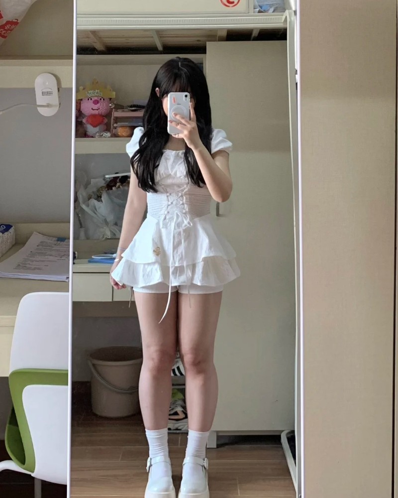 ảnh gái đùi to 35