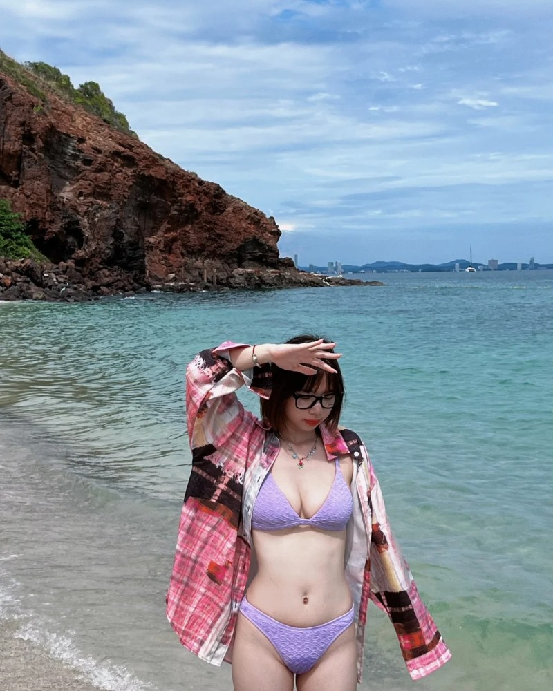 Ảnh Gái Nhật mặc bikini 23