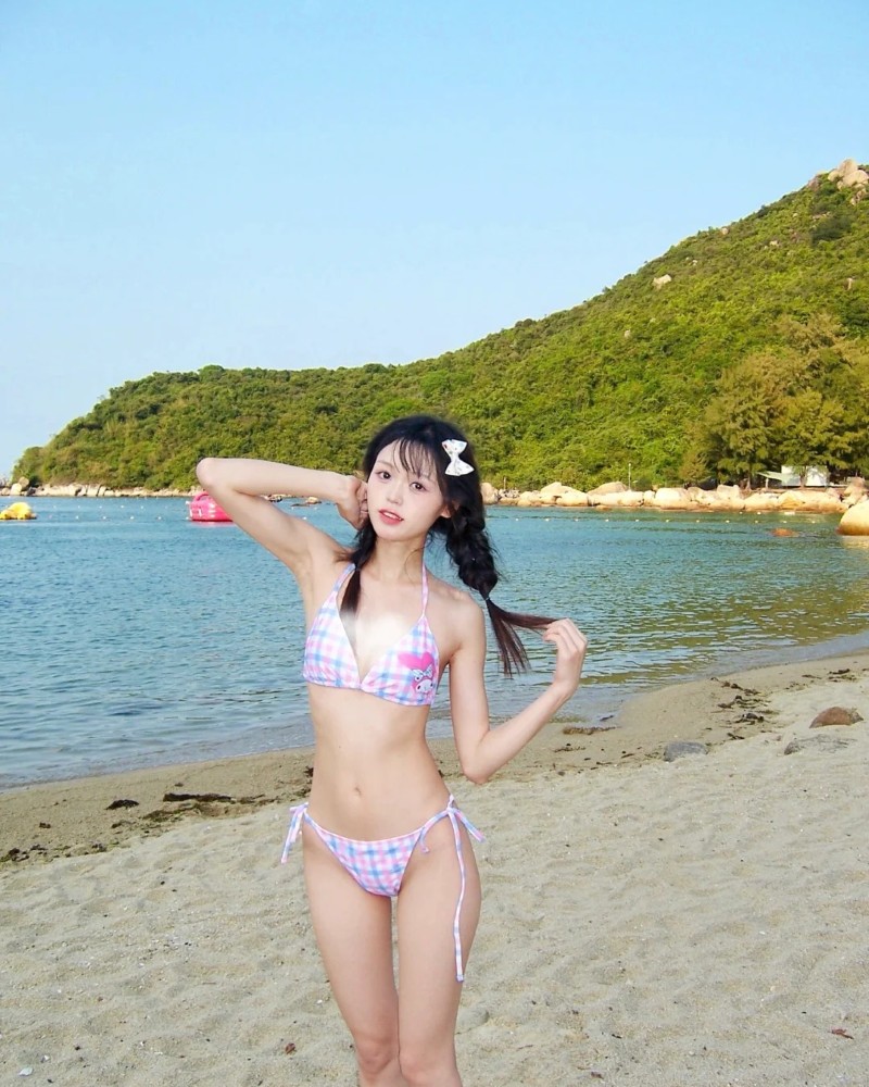 Ảnh Gái Nhật mặc bikini 22