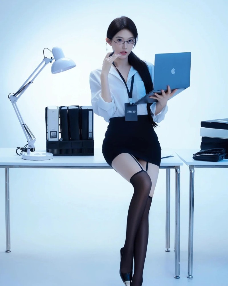 Gái văn phòng 15