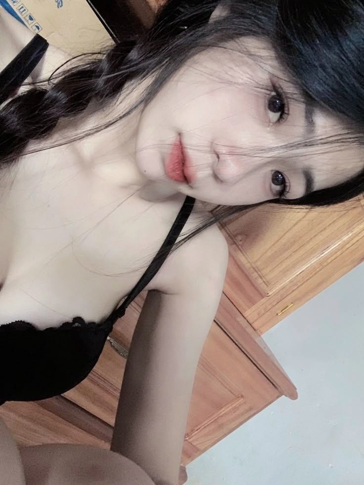 hình Gái vú bự 8