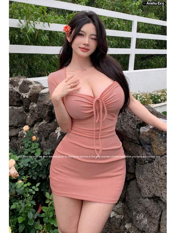 hình Gái vú bự 20