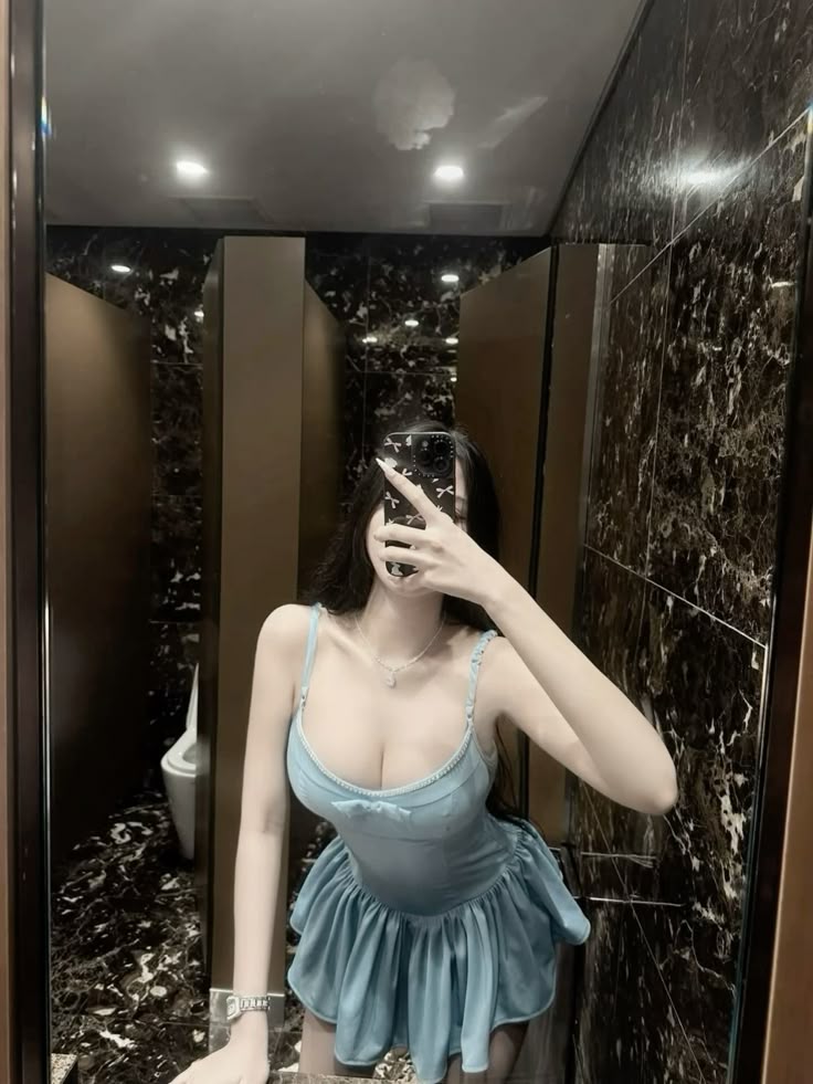 hình Gái vú to 17