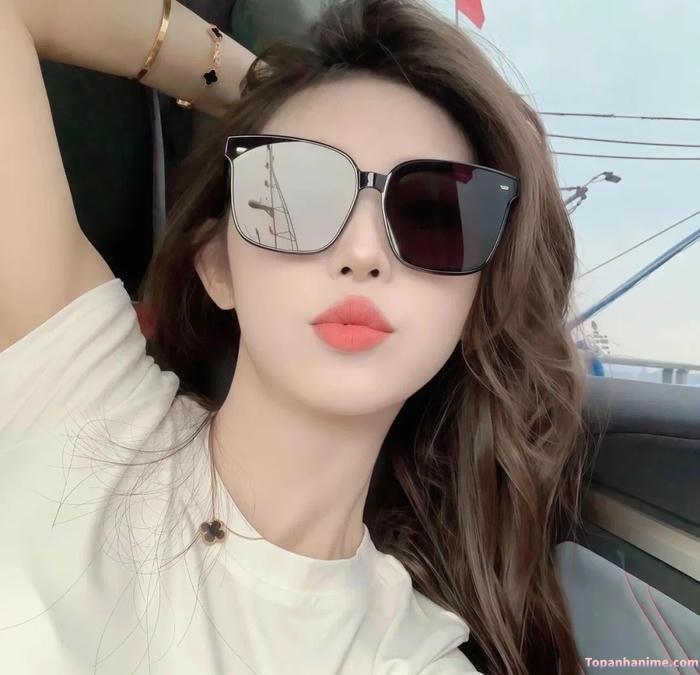 Ảnh gái xinh đeo kính 32