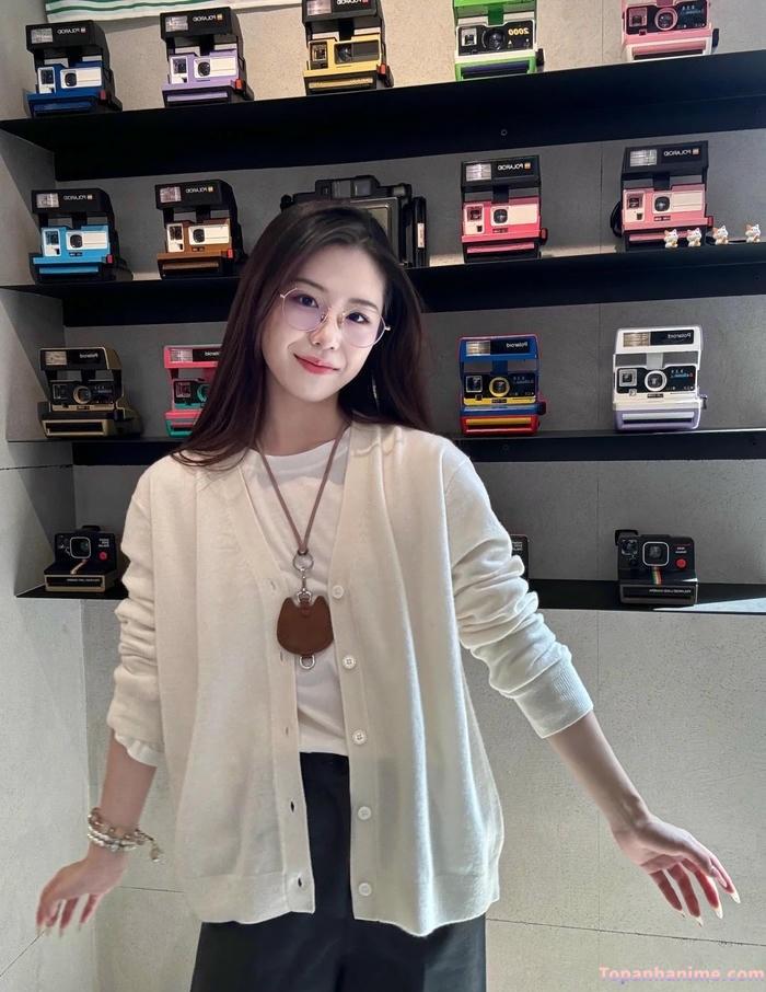 Ảnh gái xinh đeo kính 28