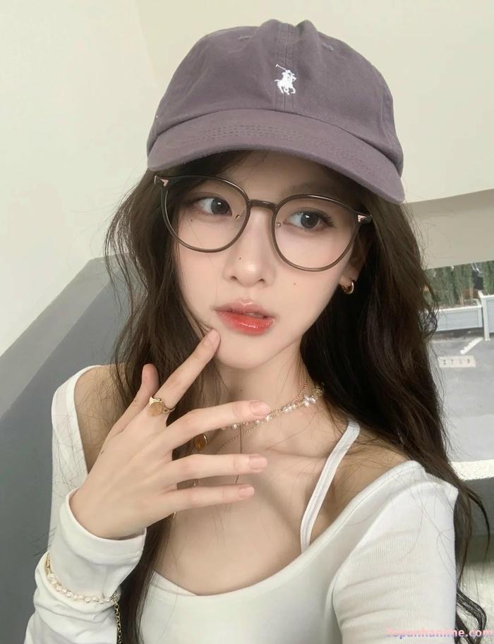 Ảnh gái xinh đeo kính 29