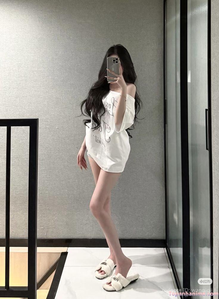 Ảnh gái xinh che mặt bằng điện thoại 30