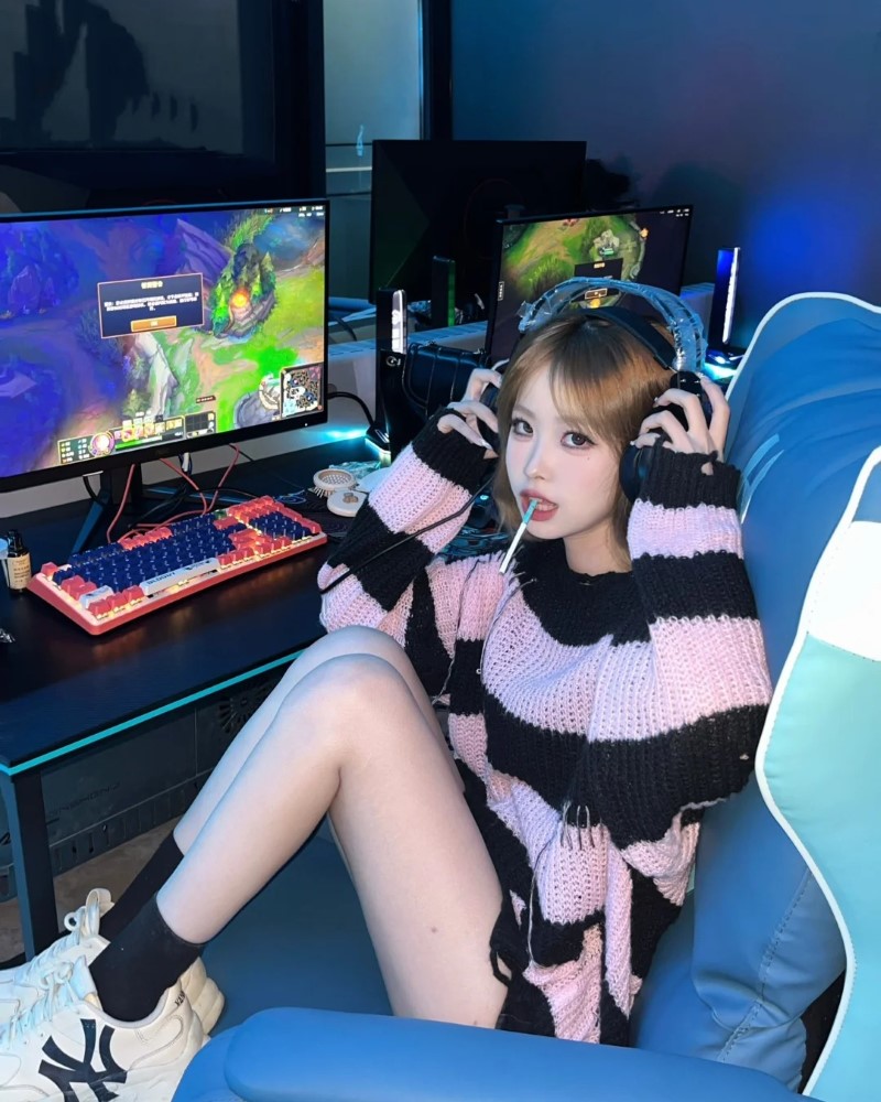 Gái xinh live stream 18