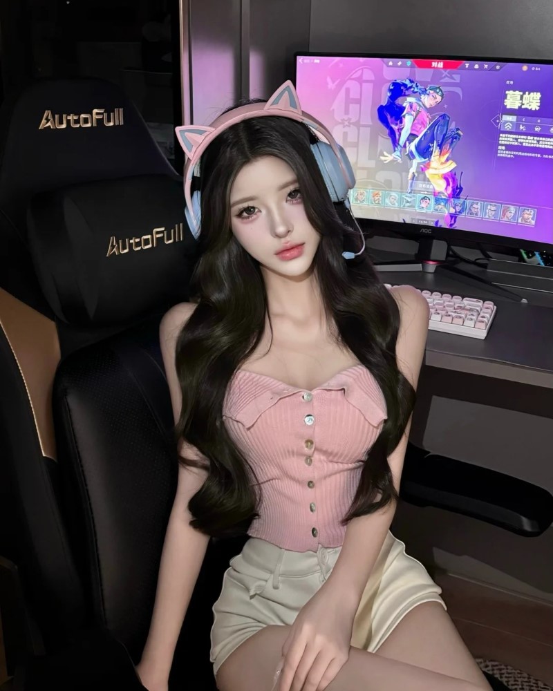 Gái xinh live stream 17