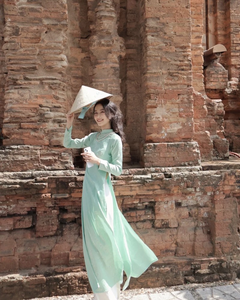 gái xinh mặc áo dài 24