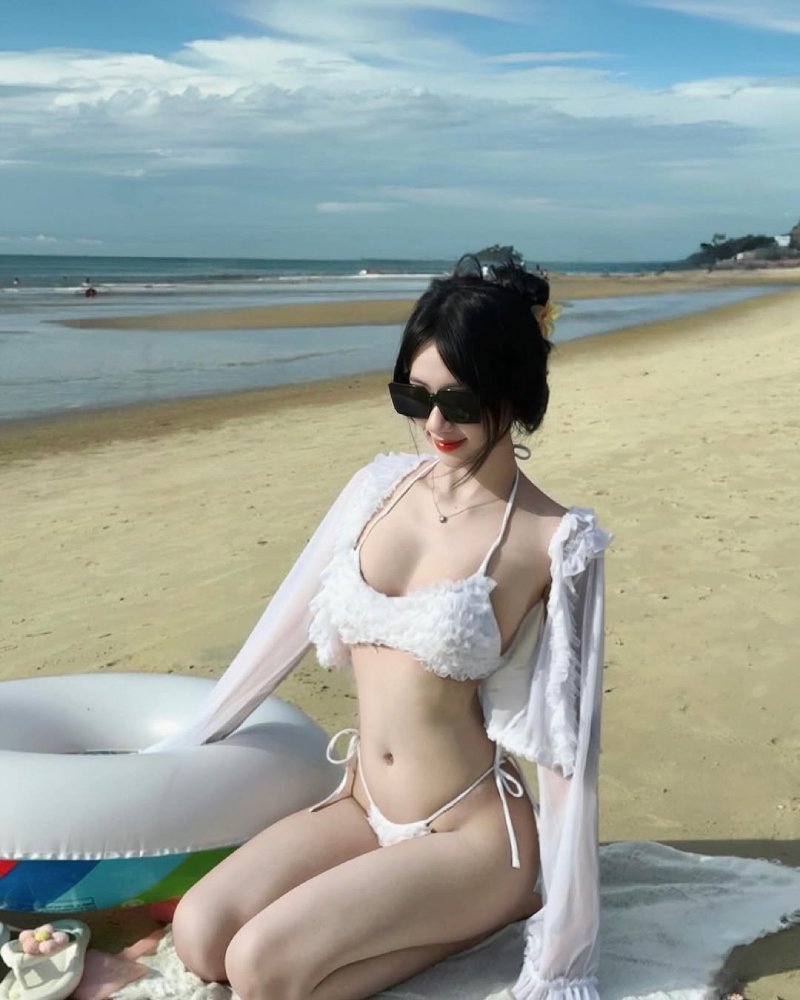 ảnh gái xinh mặc bikini 11