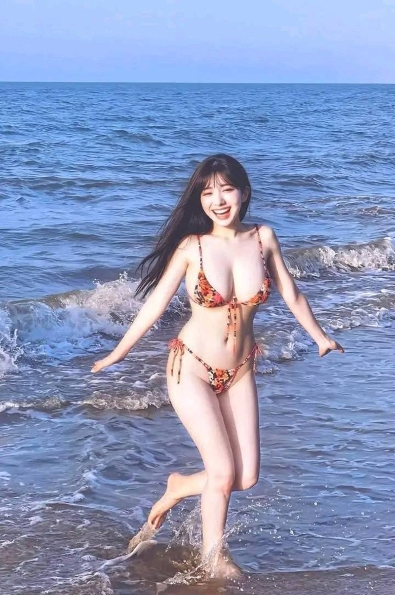 ảnh Gái xinh mặc bikini đi biển 20