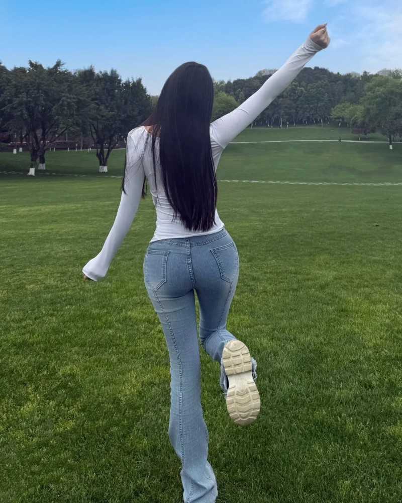 gái xinh mặc quần bó sát 25