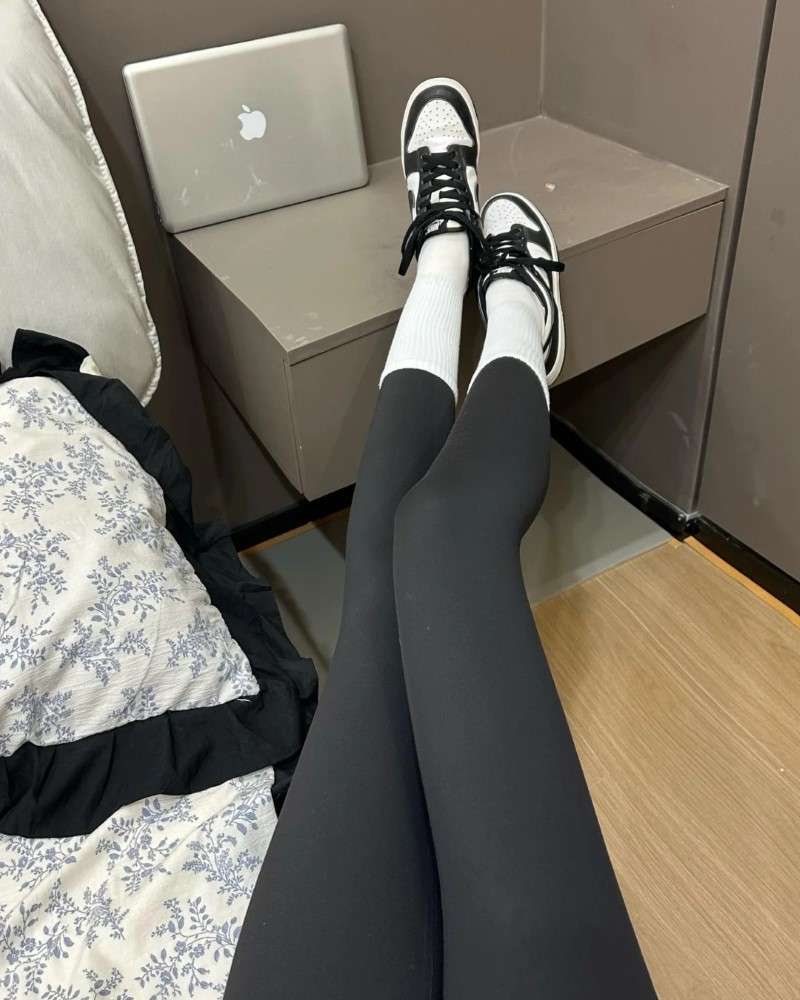 gái xinh mặc quần bó sát 42