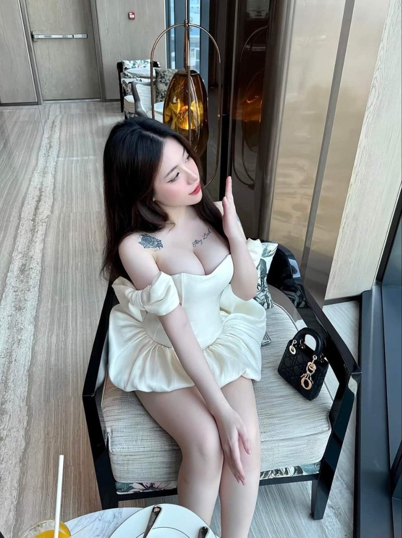 ảnh Gái xinh mặc váy ngắn 15