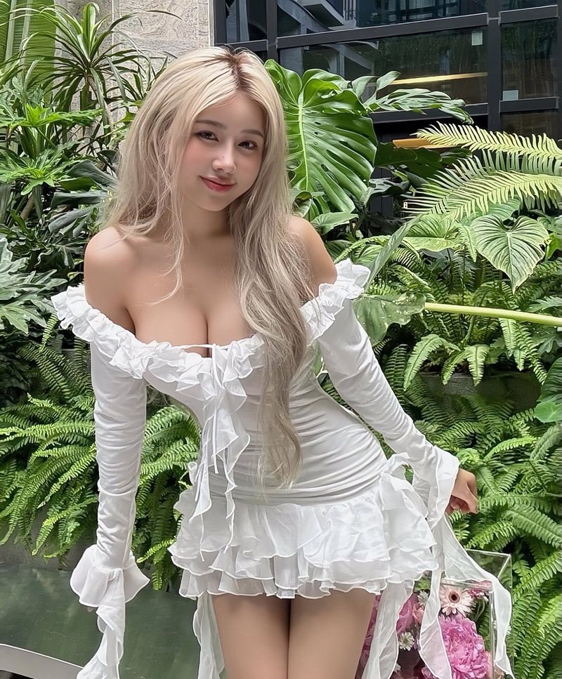 ảnh Gái xinh mặc váy ngắn 29