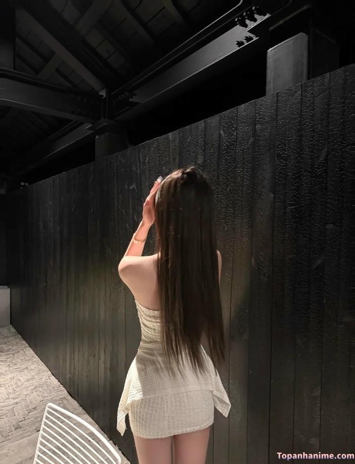 ảnh cô gái quay lưng 39