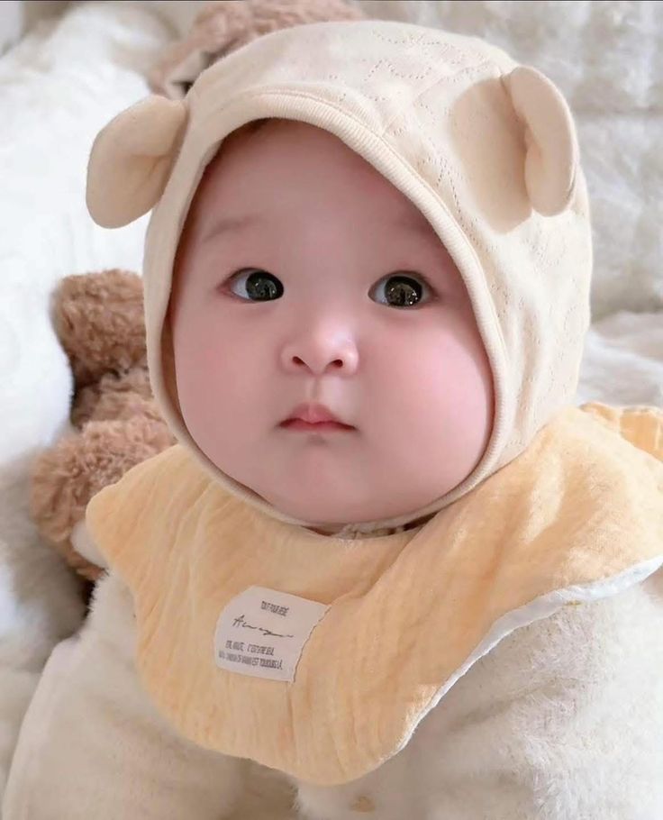 Hình Ảnh Em Bé Sơ Sinh Dễ Thương 9