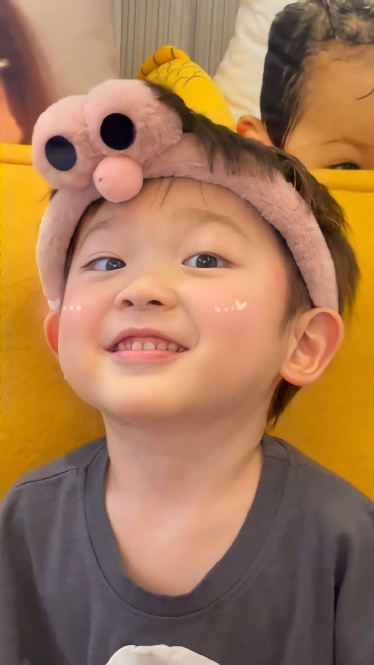 Hình Ảnh Em Bé Trai Dễ Thương 14