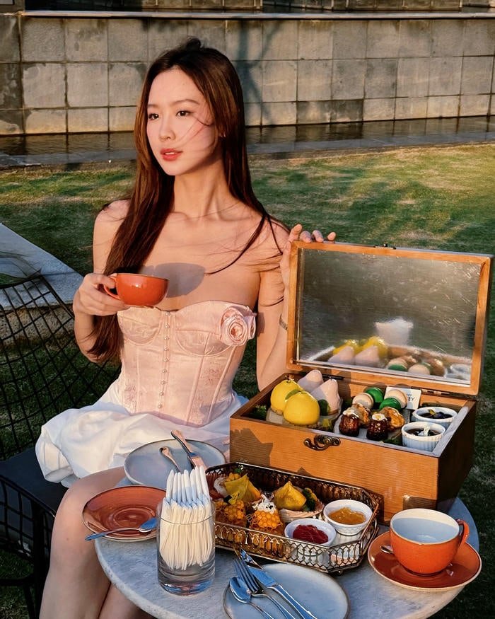 Lê Nguyễn Bảo Ngọc bikini 15