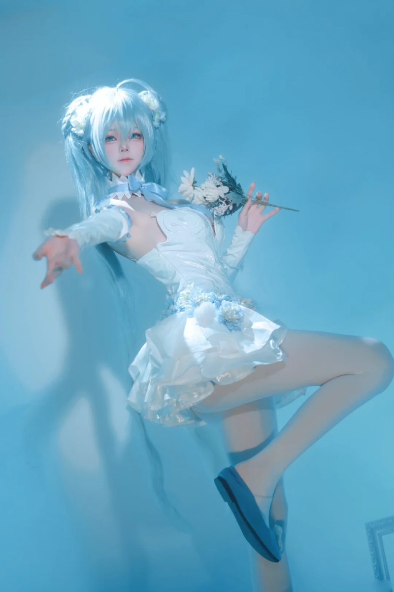 ảnh cosplay Miku Nakano 40