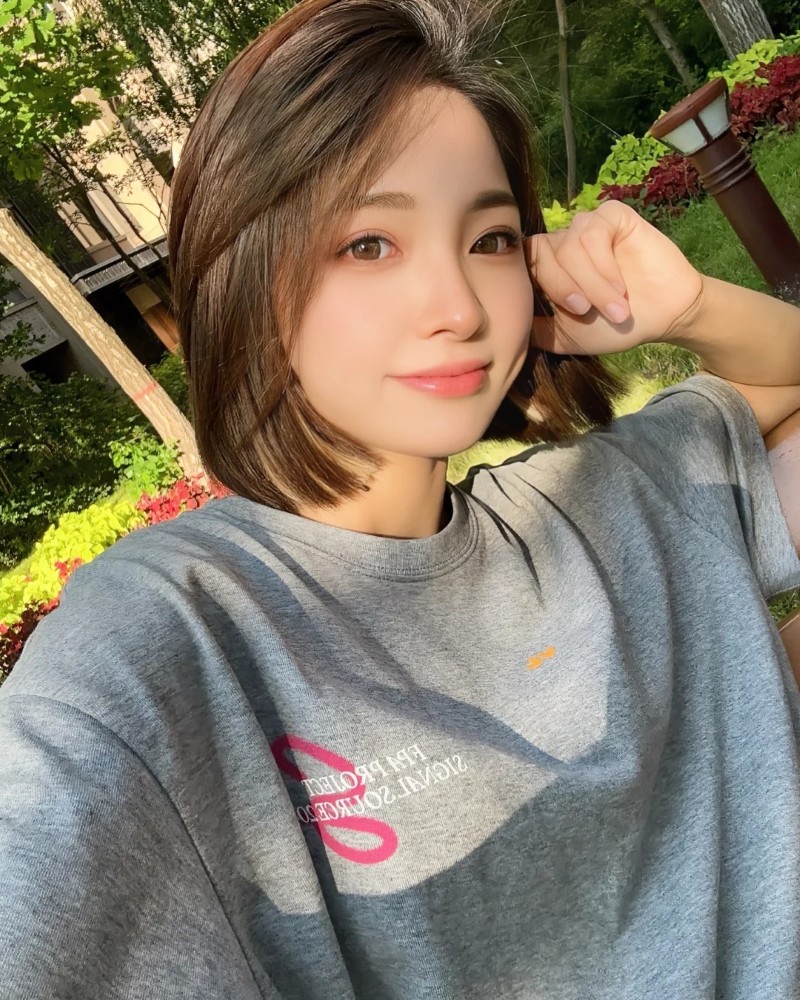 Hình gái đẹp tóc ngắn 15