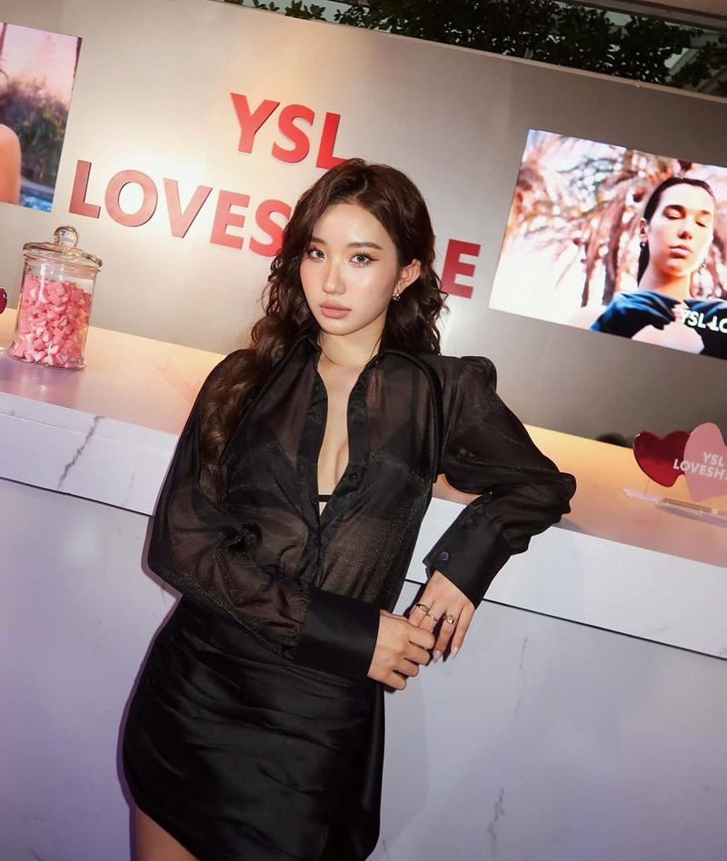 ảnh Lê thị khánh huyền sexy 13