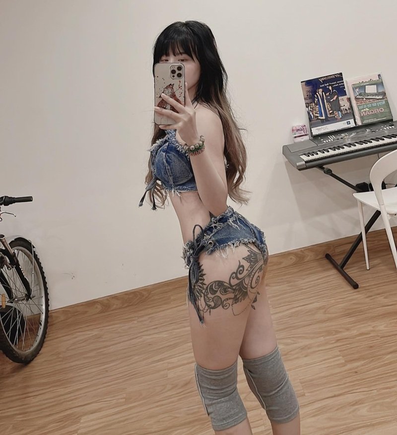 hình ảnh Linh miu Sexy 17