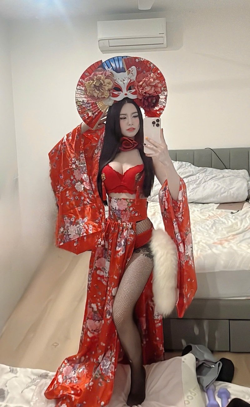 hình ảnh Linh miu Sexy 36