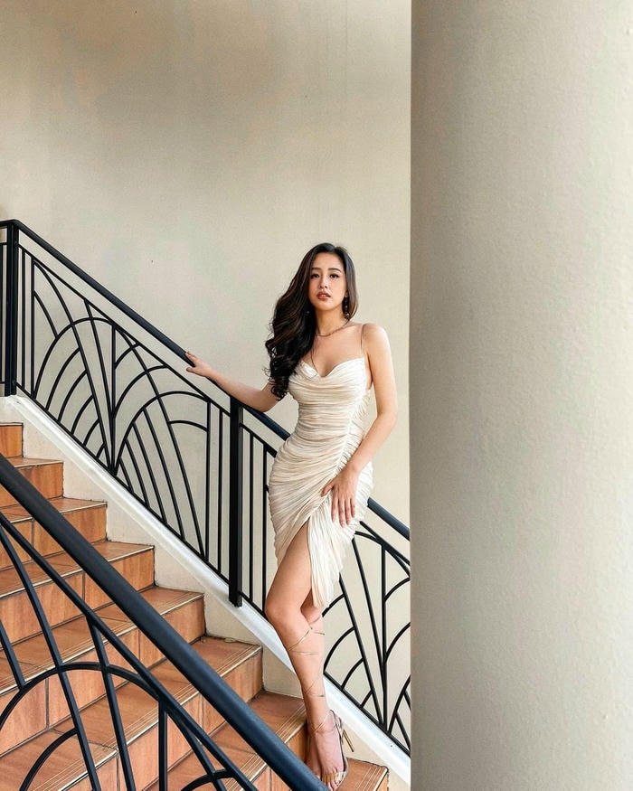 Mai Phương Thúy bikini 2