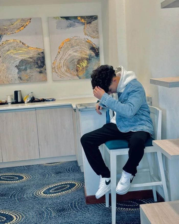 Breakup Sad Boy DP 60