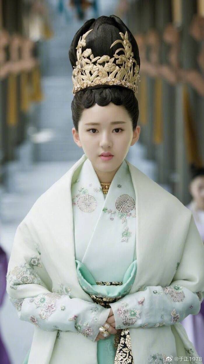 ảnh Phượng Tù Hoàng cosplay 10