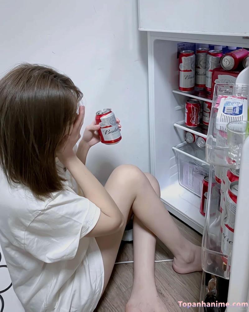 ảnh con gái uống bia 77