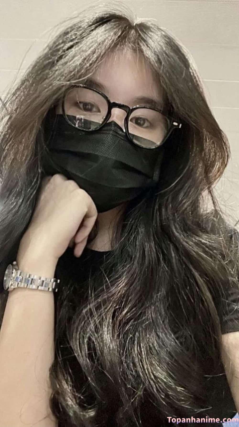 ảnh gái xinh tóc dài đeo kính che mặt 11