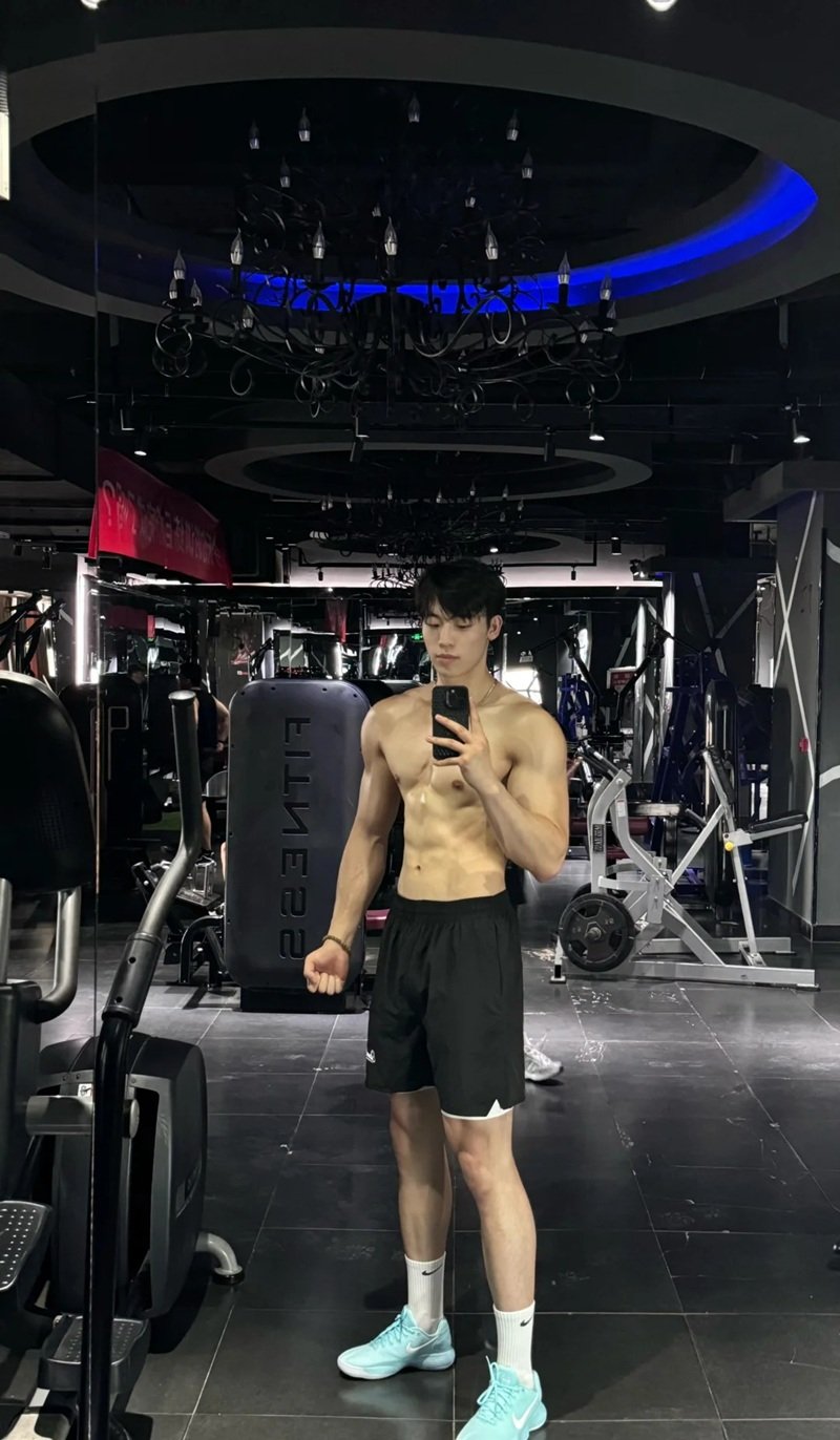 trai đẹp 6 múi 12