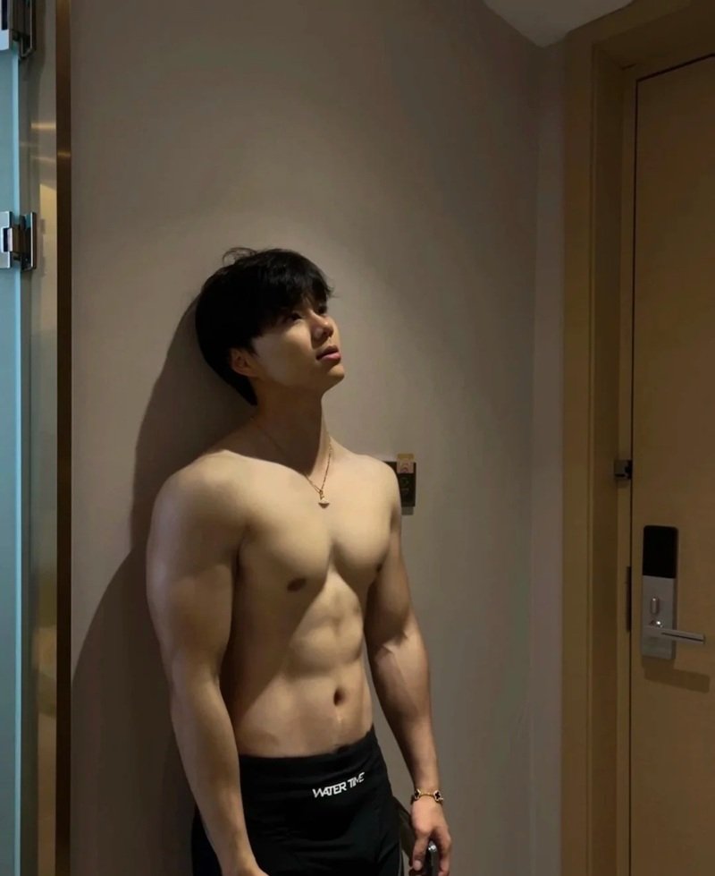 trai đẹp 6 múi 5