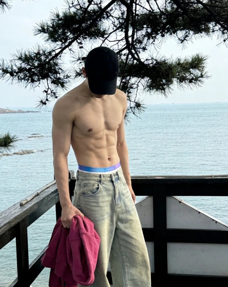 ảnh trai đẹp sáu múi 33