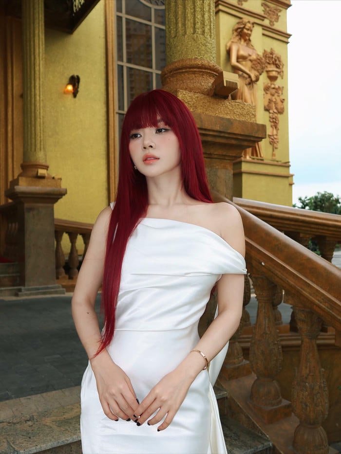 Ngô Lan Hương bikini 34