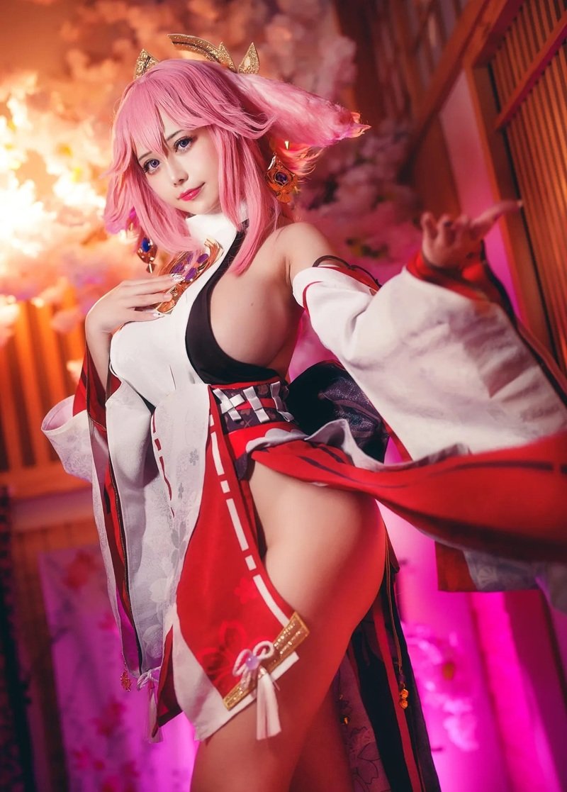 yae miko cosplay 28